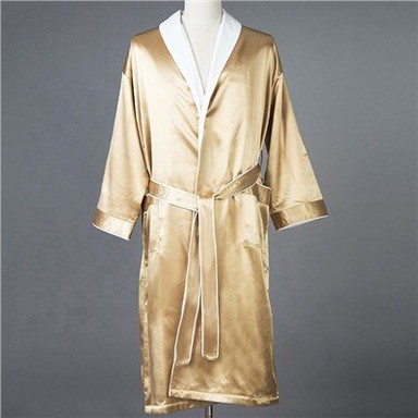 Hotel-Bademantel aus Seidenimitat